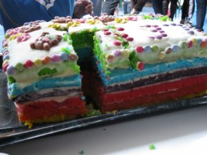 Gâteau Arc-En-Ciel (Rainbow Cake)