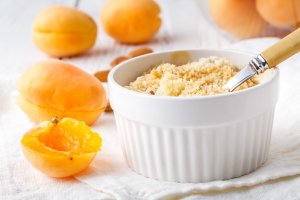 Photo de la recette Crumble aux abricots envoyée par le cuisinier