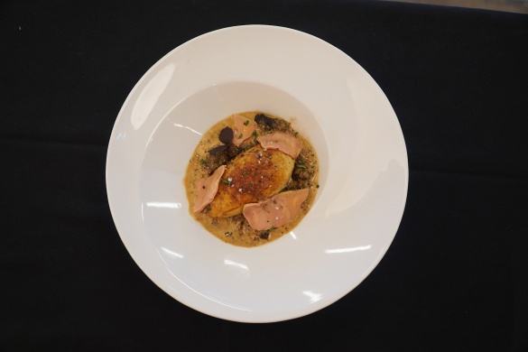 Photo pour la recette Quenelle de foie gras de canard sauce morilles envoyée par le cuisinier